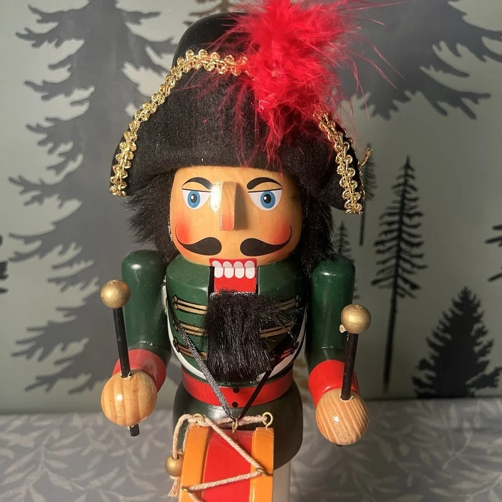 2005 NEW NUTCRACKER CHRISTMAS FIGURINE Musician w/Drum Limited Edition sz-14.5" - Picture 2 of 8